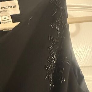 Evan Picone sequenced black sleevless blouse